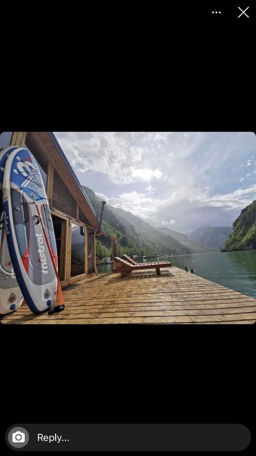 Lake House Perucac Rastiste 外观 照片